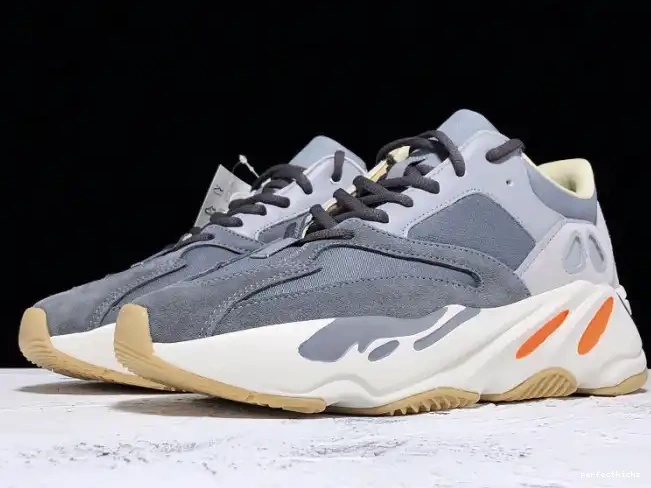 'Magnet' Boost Yeezy 700 FV9922 Adidas v2 0503